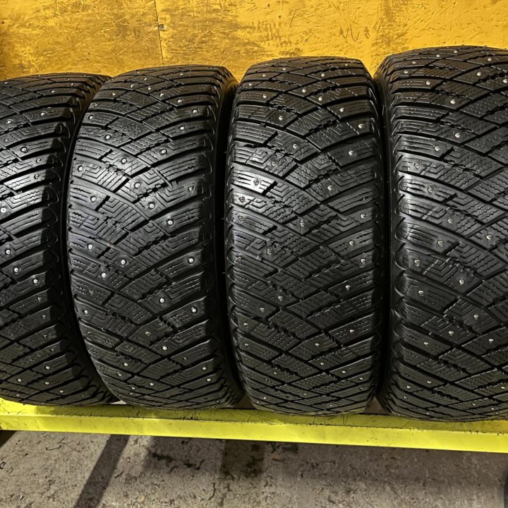 Зимние шины GoodYear Arctic Ice R16 Все шипы