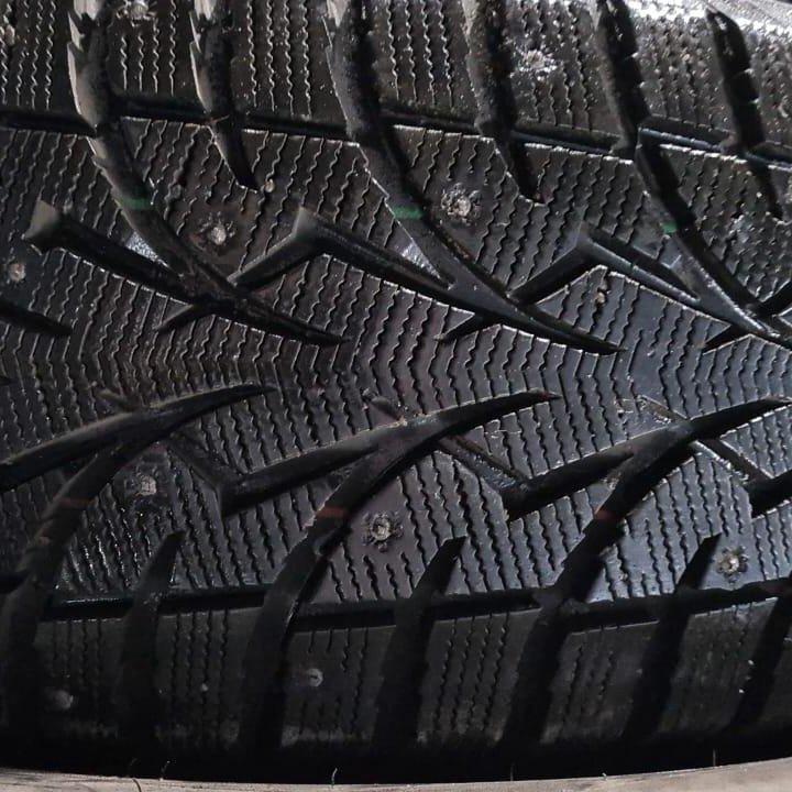 Шины зима б-у Bridgestone 275-60R20 DM-V2 4-2-1шт