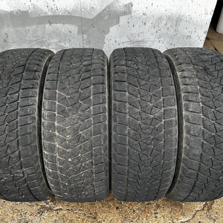 Зимняя резина R18 225/55 Bridgestone (4 шт.)