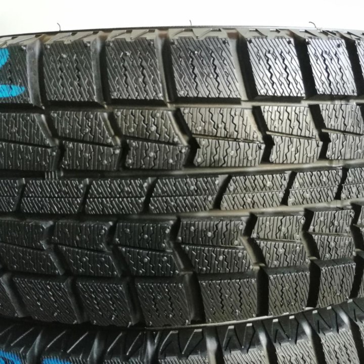 Комплект (№321) зимних шин 175/65R15 изЯпонии