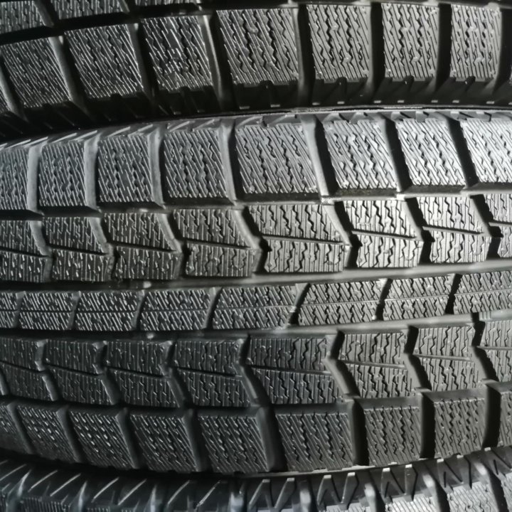 Комплект (№321) зимних шин 175/65R15 изЯпонии