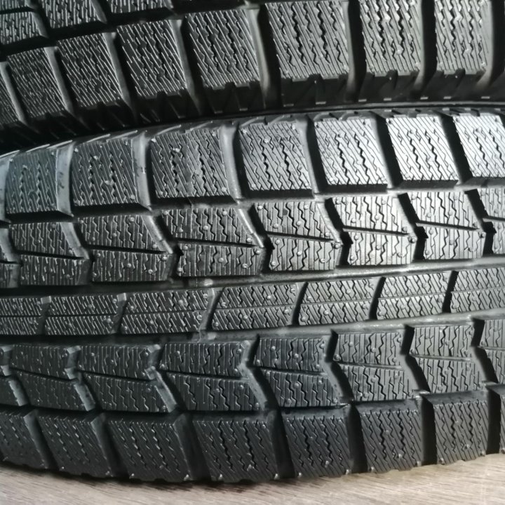 Комплект (№321) зимних шин 175/65R15 изЯпонии