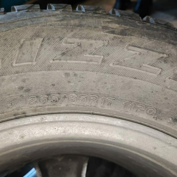 АВТОМОБИЛЬНАЯ РЕЗИНА С ЛИТЬЕМ 265/65/17BRIDGESTONE