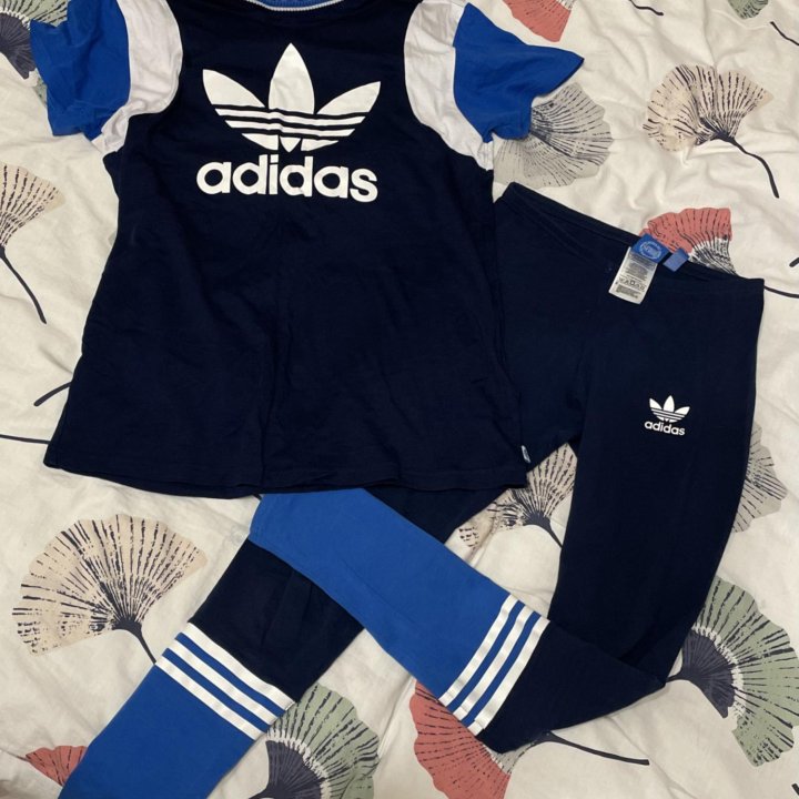 Спортивный костюм adidas