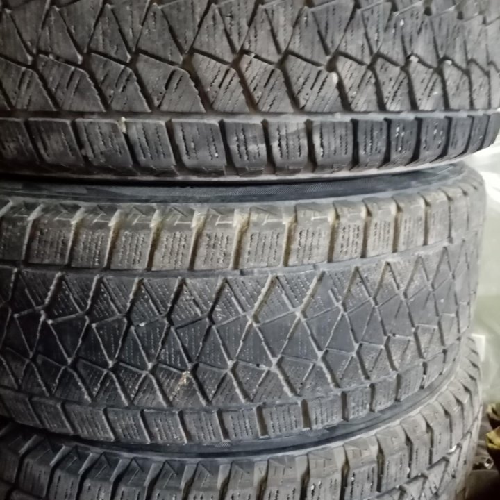 Bridgestone Blizzak dm-v2