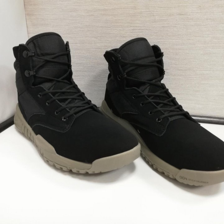 Кроcсoвки Nike SFB