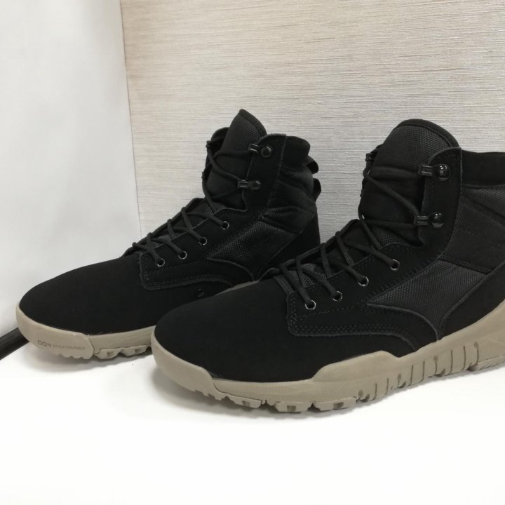 Кроcсoвки Nike SFB