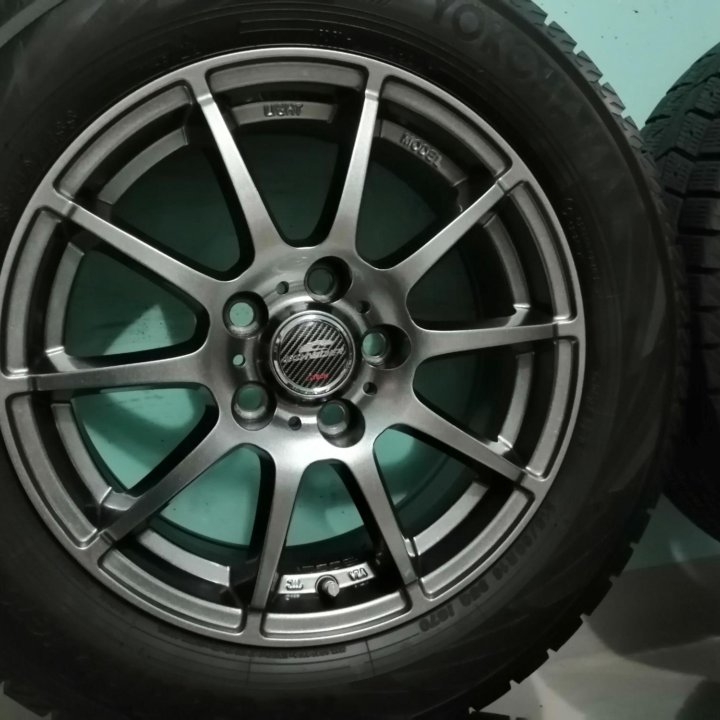 Комплект (№353) зимних шин 215/60R16 изЯпонии