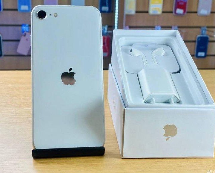 iPhone SE 2020 White 64 ГБ RFB