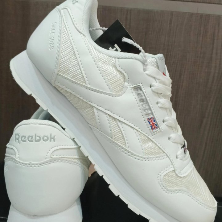 Кроссовки Reebok новые