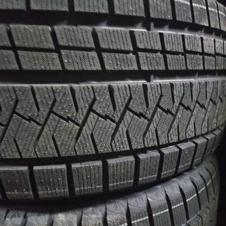 Зимняя резина 245/50 R-19 