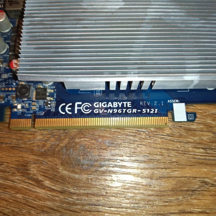 Видеокарта GF9600 на 512Mb