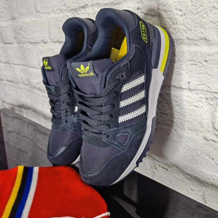 Кроссовки adidas ZX 750