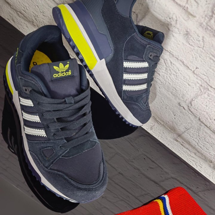 Кроссовки adidas ZX 750