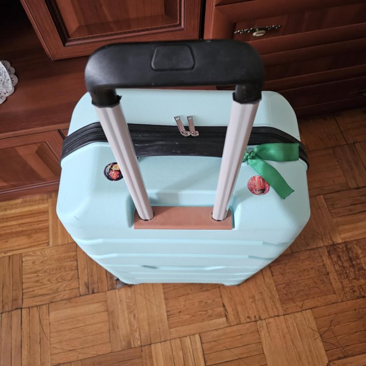 Чемодан большой