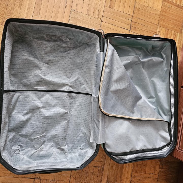 Чемодан большой