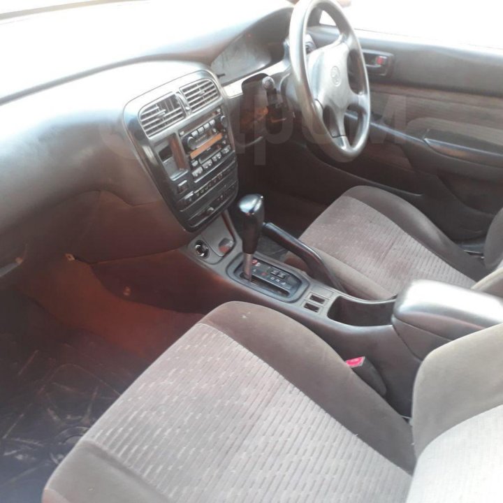 Toyota Carina, 1995