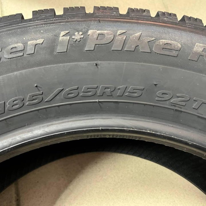 Hankook W429 i Pike RS2 185/65 R15 92T