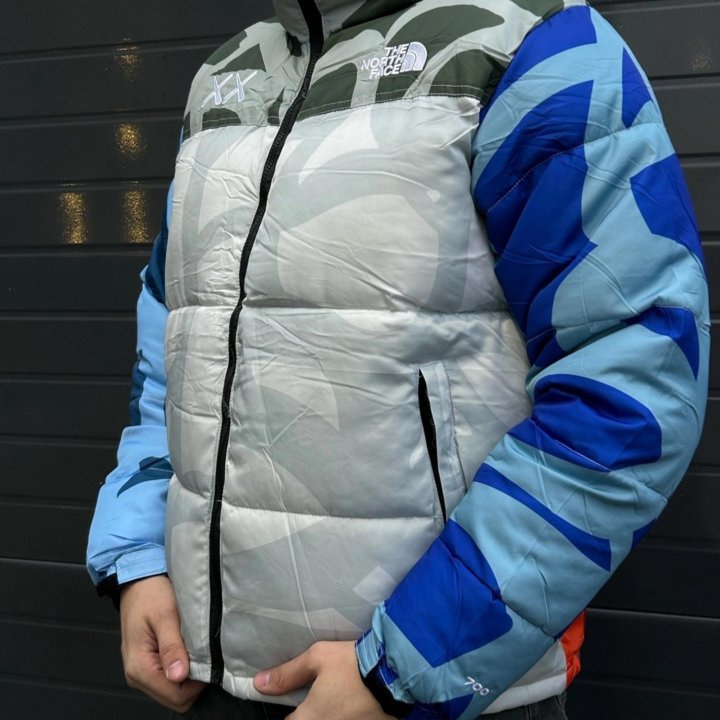 Куртка теплая The North Face 700 Kaws