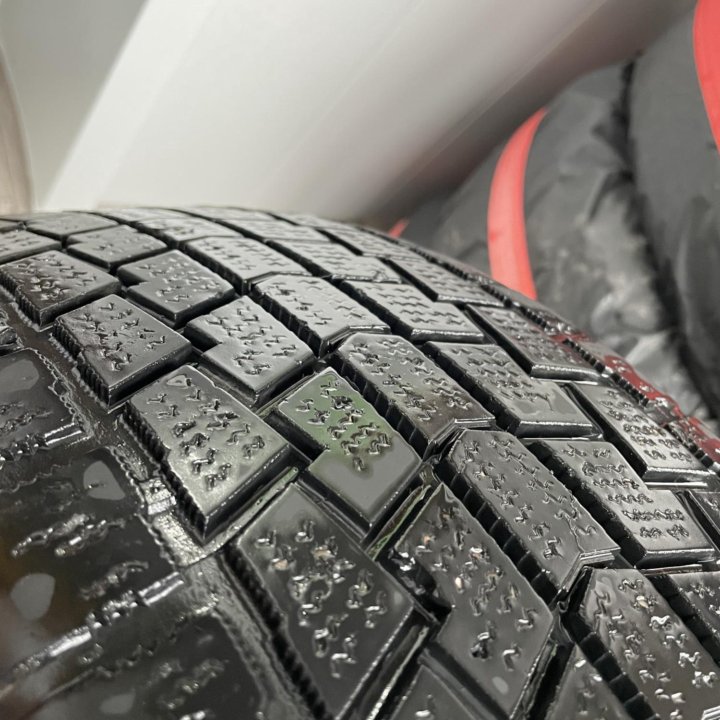 Зима ШИНЫ Hankook DynaPro i*cept 235/50/18 липучка