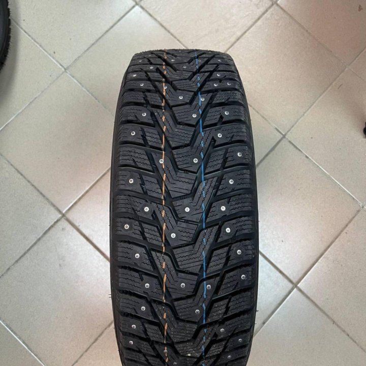 Hankook W429 i Pike RS2 195/65 R15 95T