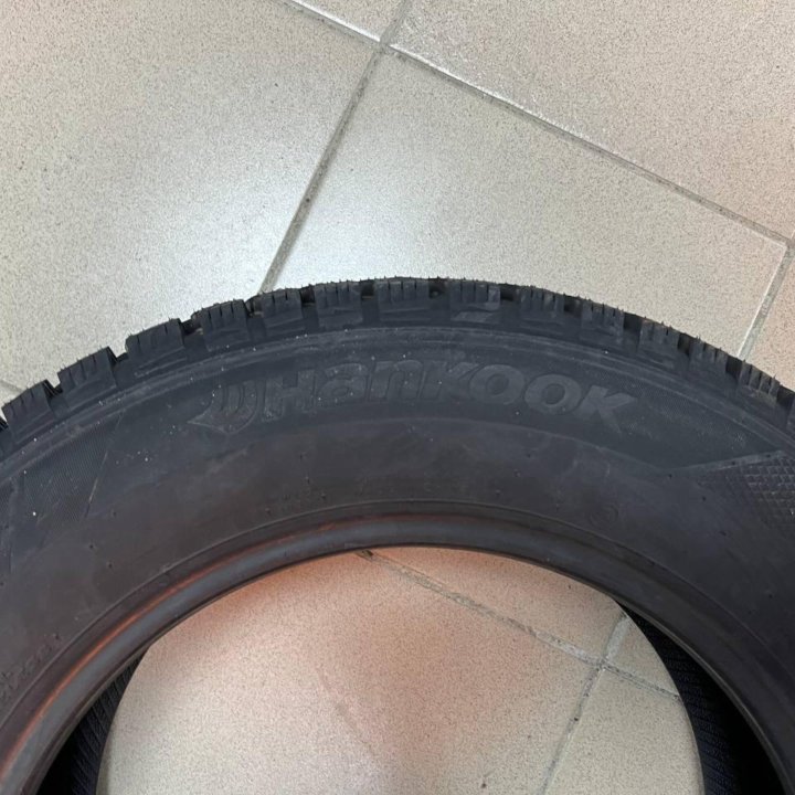 Hankook W429 i Pike RS2 195/65 R15 95T