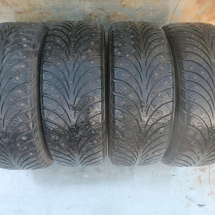 GOODYEAR ULTRA GRIP EXTREME. 205/55/16