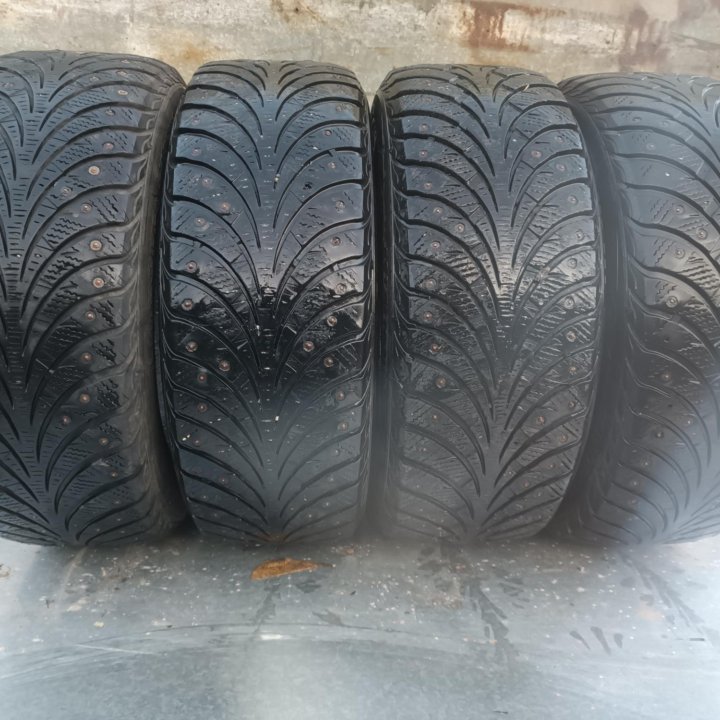 GOODYEAR ULTRA GRIP EXTREME. 205/55/16