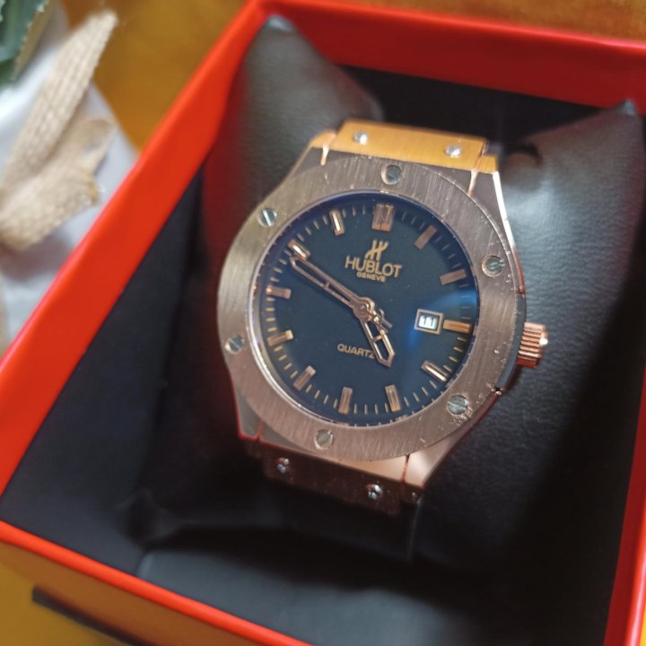 Часы наручные hublot