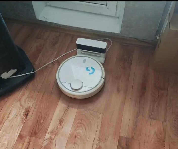 Продам робот- пылесос Xiaomi mi robot vacuum v1