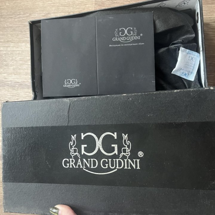 Новые кожаные туфли Grand Gudini