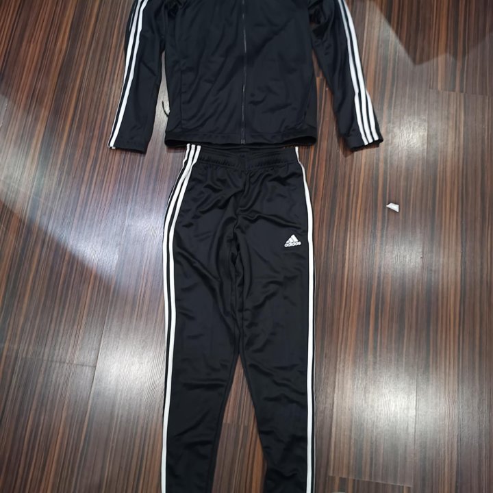 Спортивный костюм adidas xs