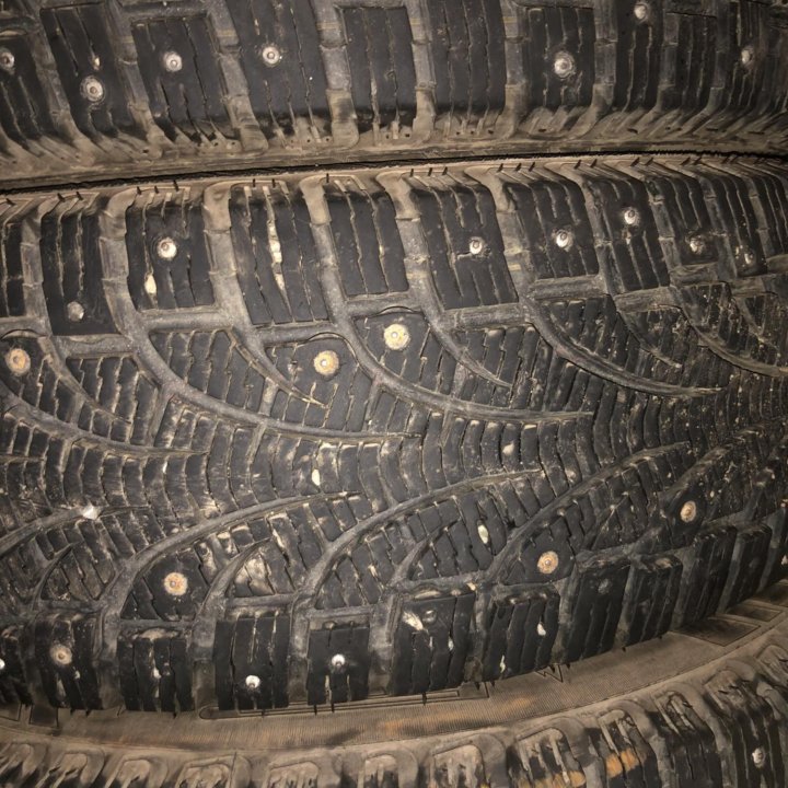 225/65 R17 шины зимние Пирелли 4шт