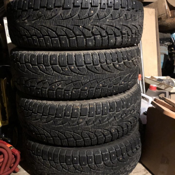 225/65 R17 шины зимние Пирелли 4шт