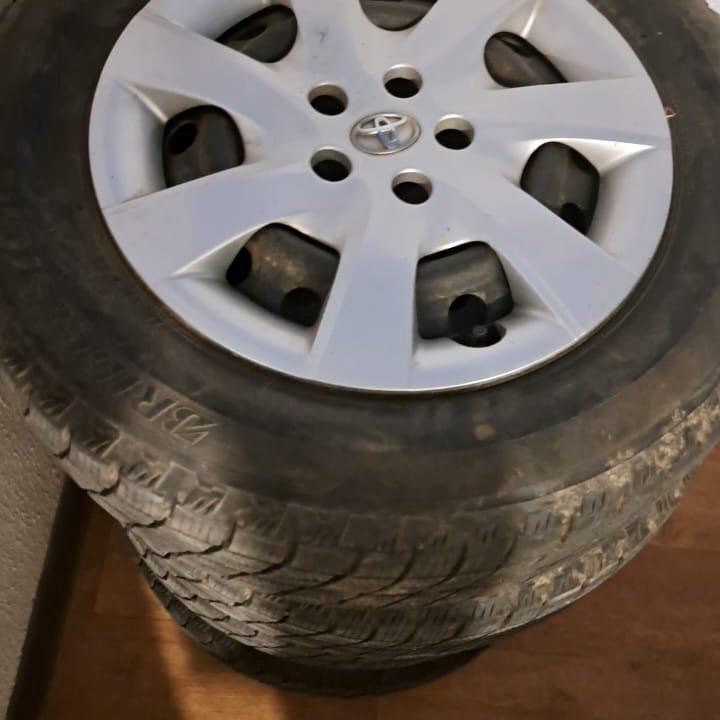 Продаю шины с дисками обычные 195/65R15 910 компле