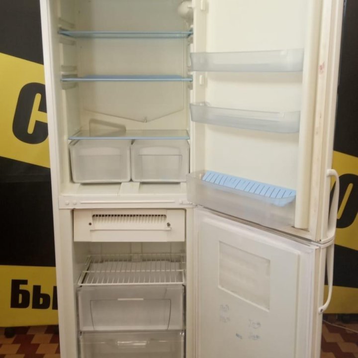 Холодильник INDESIT C 238 NFG. 016. no frost