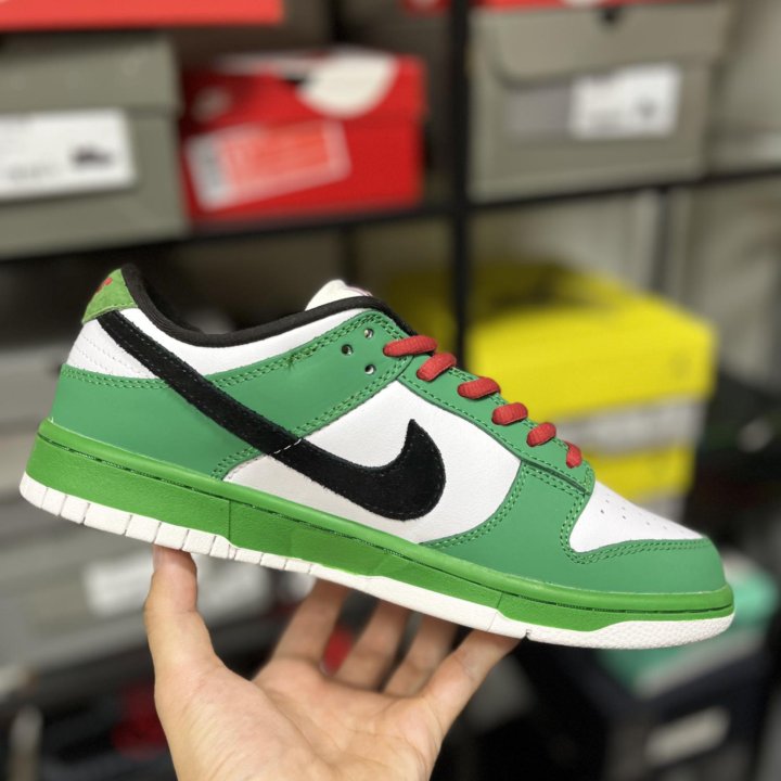 Nike SB Dunk Low Heineken