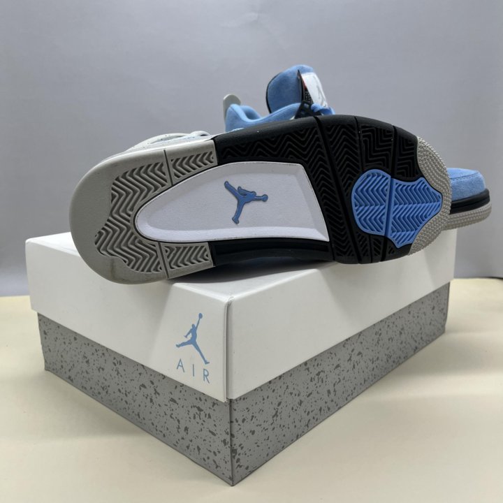 Air Jordan 4 Retro University Blue