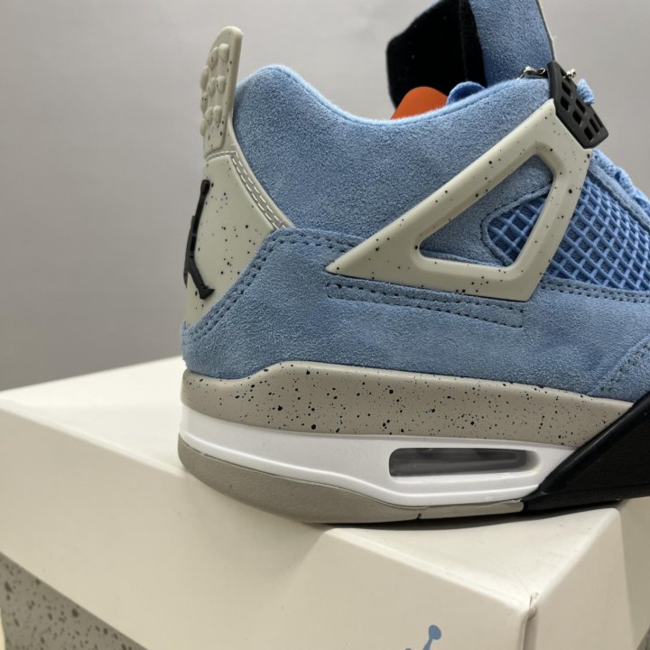 Air Jordan 4 Retro University Blue