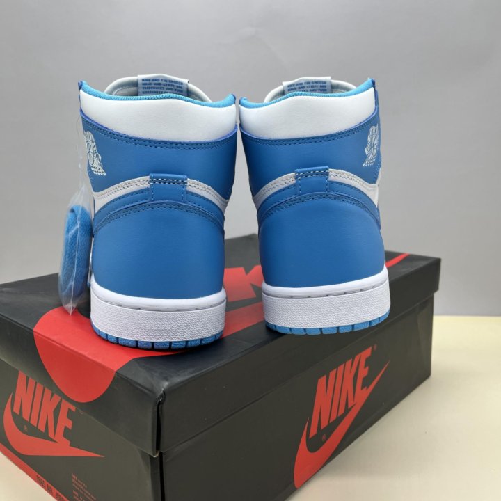 Nike Air Jordan 1 Retro UNC