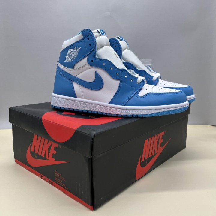 Nike Air Jordan 1 Retro UNC