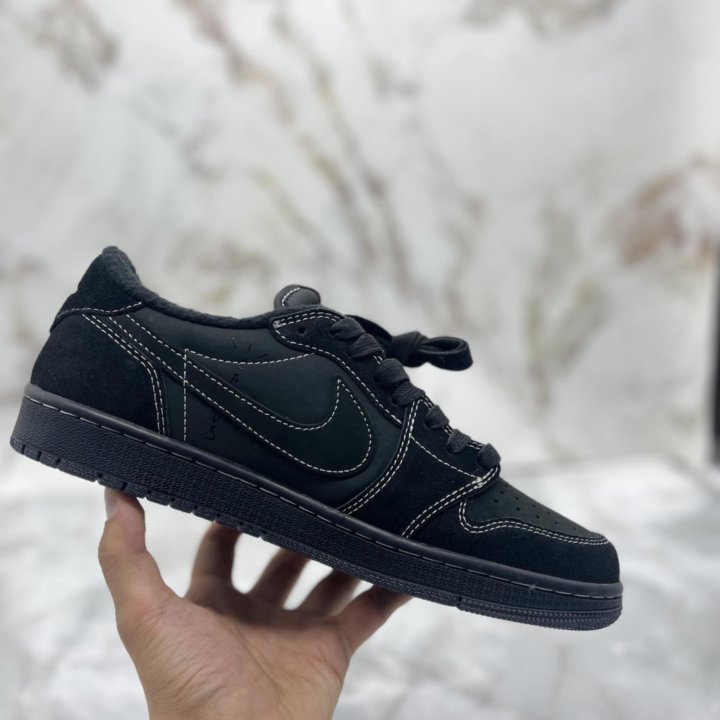 Travis Scott x Air Jordan 1 Low OG 