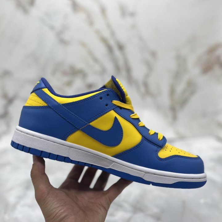 Nike Dunk Low “ucla”