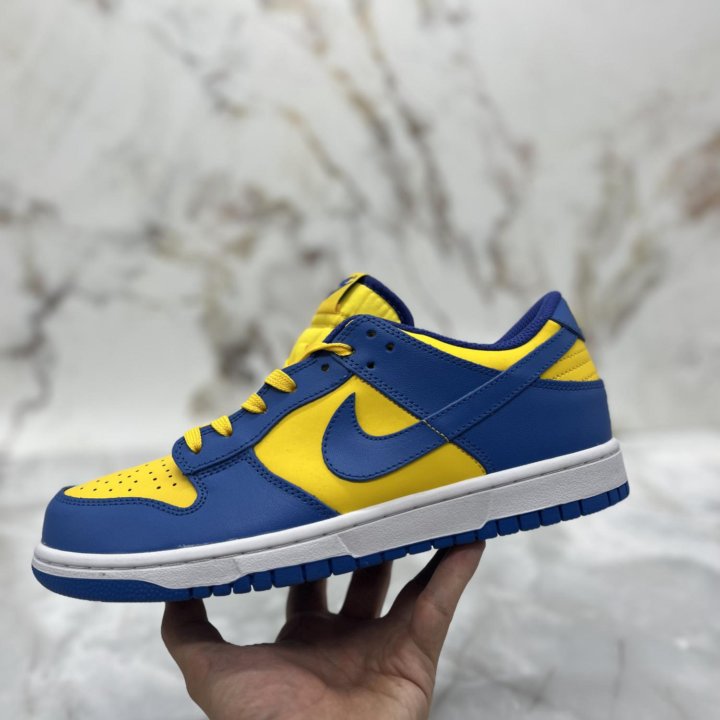 Nike Dunk Low “ucla”