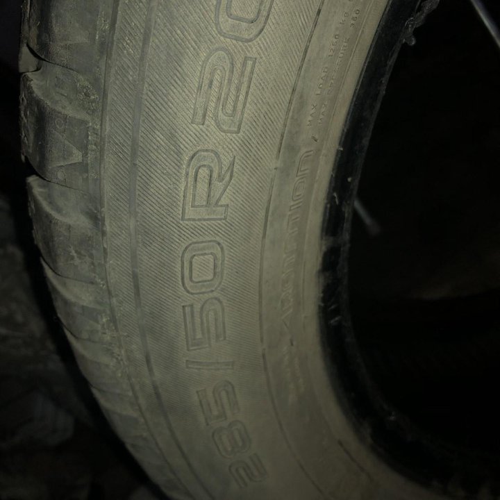 Шины Nokian зимние 285/50 R20