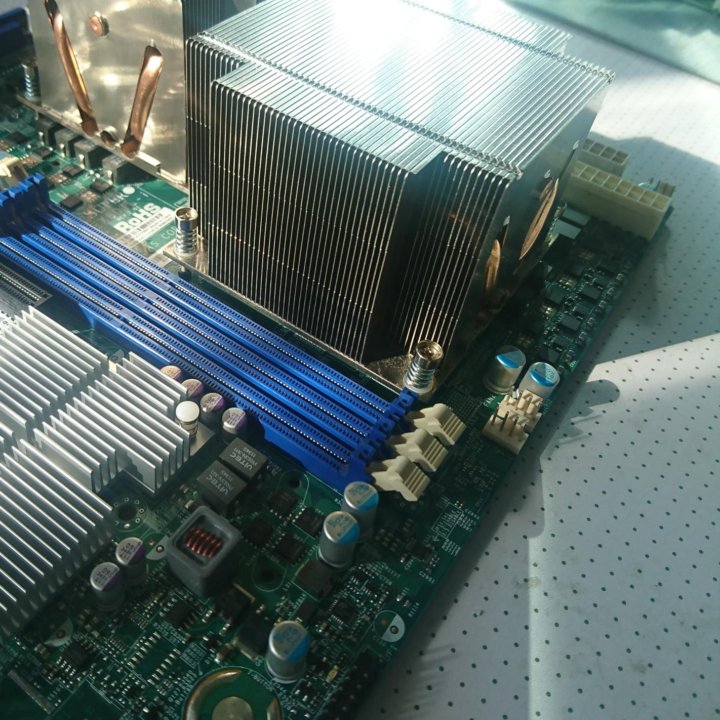 серверная supermicro X8DTL-I+12gb+2шт xeon x5670 +