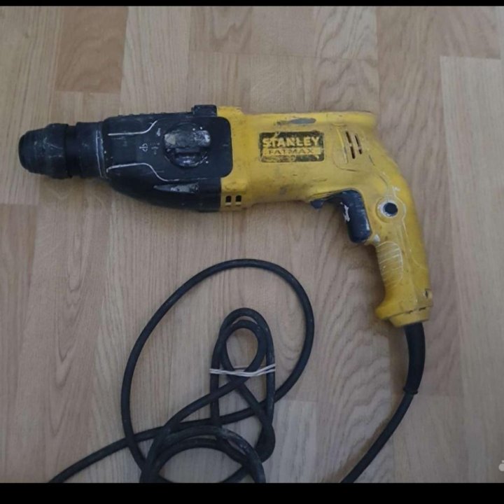 Перфоратор Stanley Fatmax FMER 524