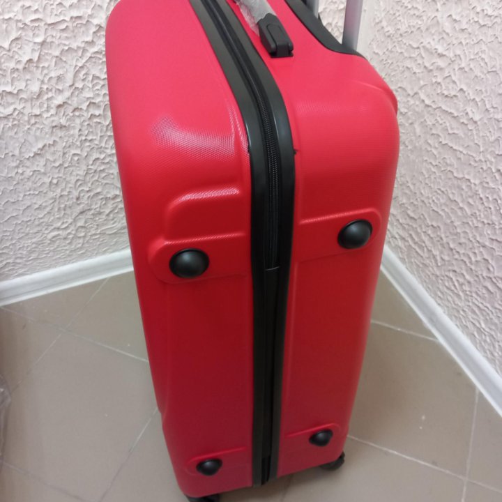 Чемодан большой новый