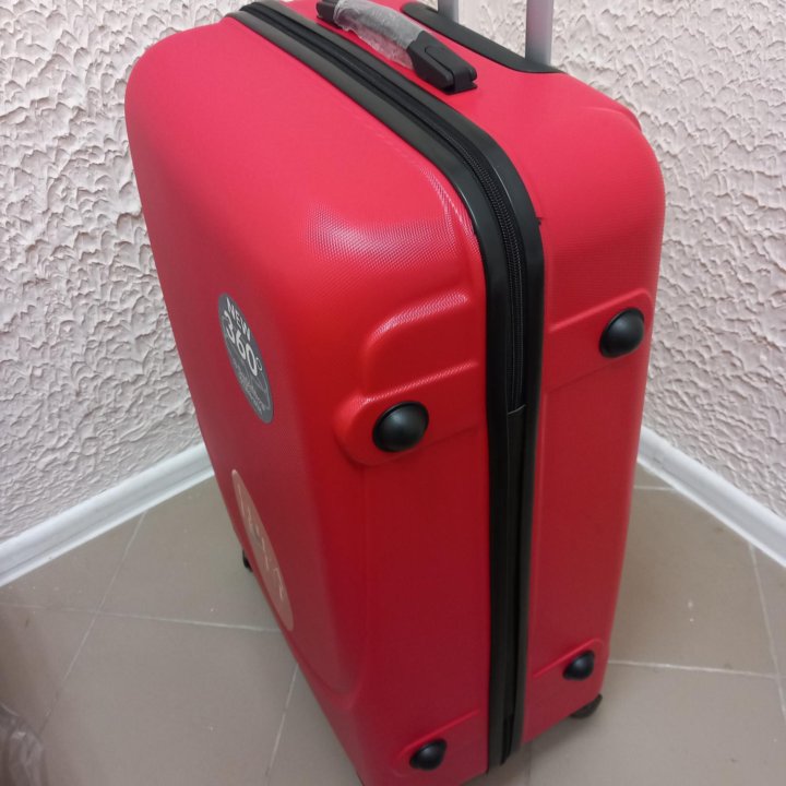 Чемодан большой новый