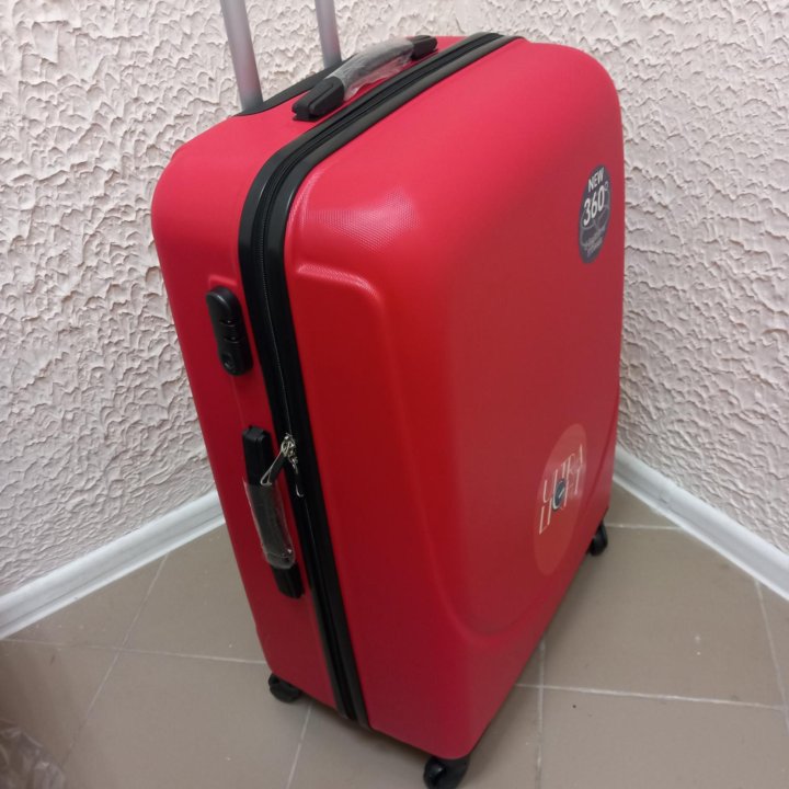 Чемодан большой новый